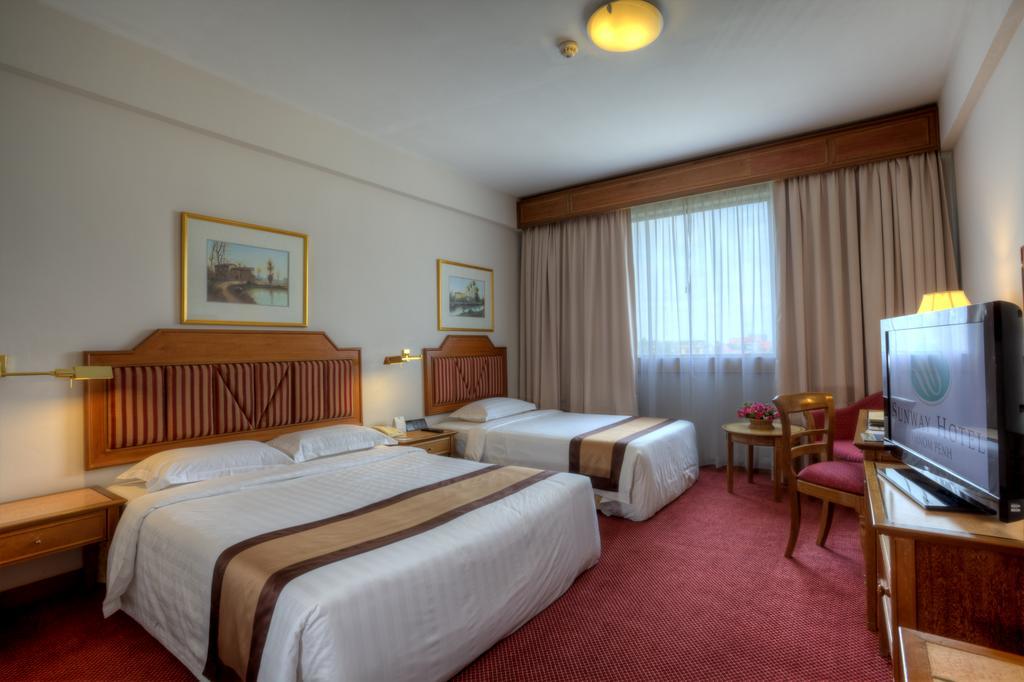 Sunway Hotel Пномпень Экстерьер фото