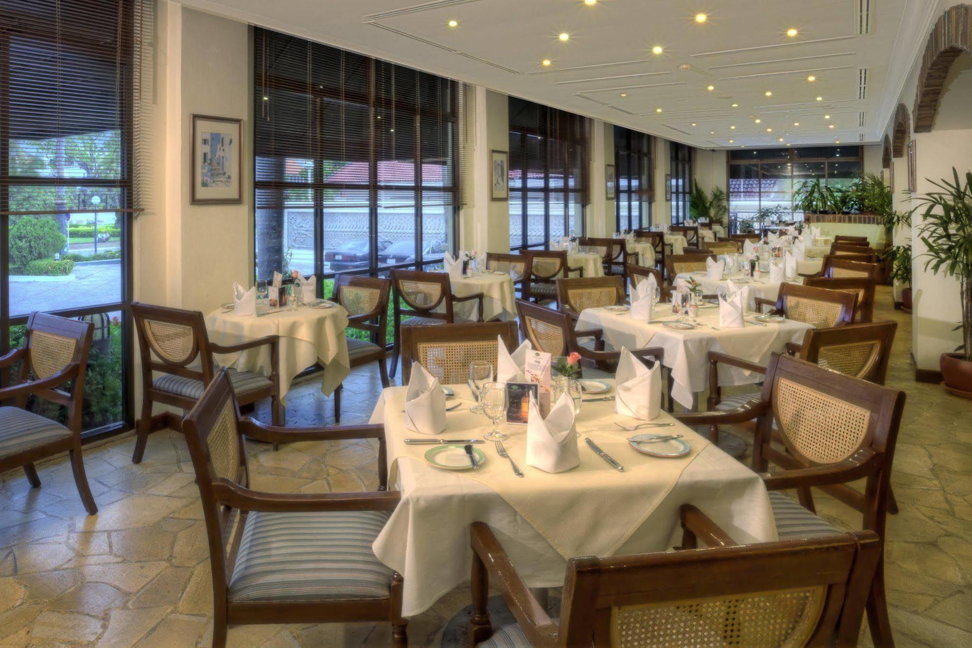 Sunway Hotel Пномпень Ресторан фото